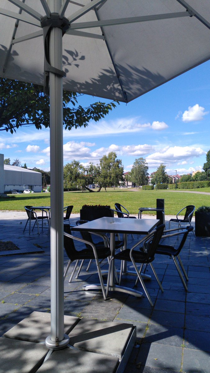 HaugenRd's tweet photo. Visitt på #munchmuseet. Sol, kaffe og kunst. Herlig #norgesferie ❤️🤗 https://t.co/yTBhU0ncs2
