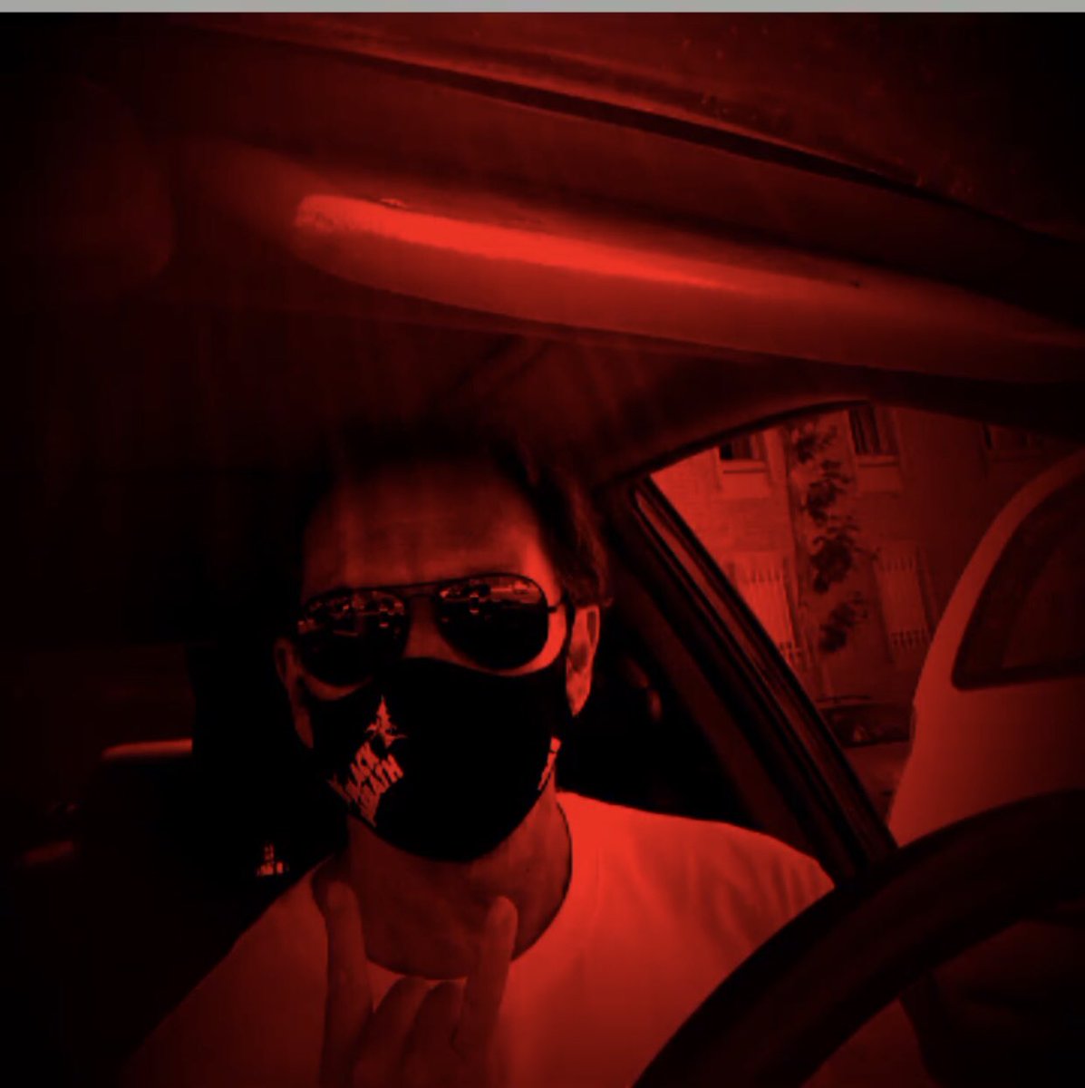 Larga vida al rock 🎸 and metal!!!