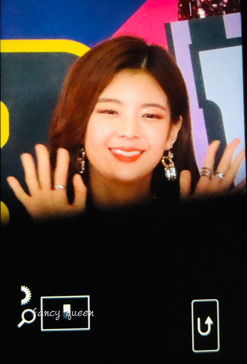 fancyqueen0721's tweet photo. 200726 드림콘서트 프리뷰
#있지 #ITZY #리아 #Lia https://t.co/X3Z1caBxs1