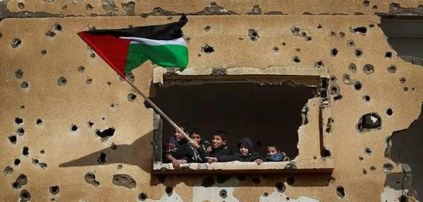 LuiginaJessica's tweet photo. The hope of liberating Palestine is like a light in the heart of every human being.
#Palestine #BDS https://t.co/ZOiJWXO3Oh