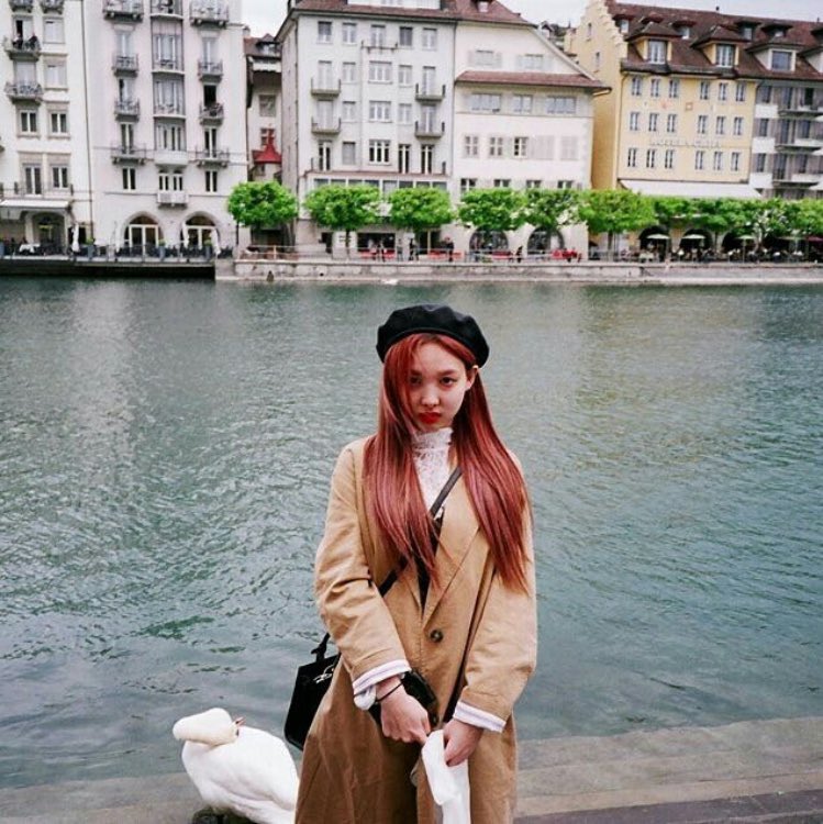 iny9s's tweet photo. Nayeon in Switzerland; a thread https://t.co/Lo6xcKp7mh