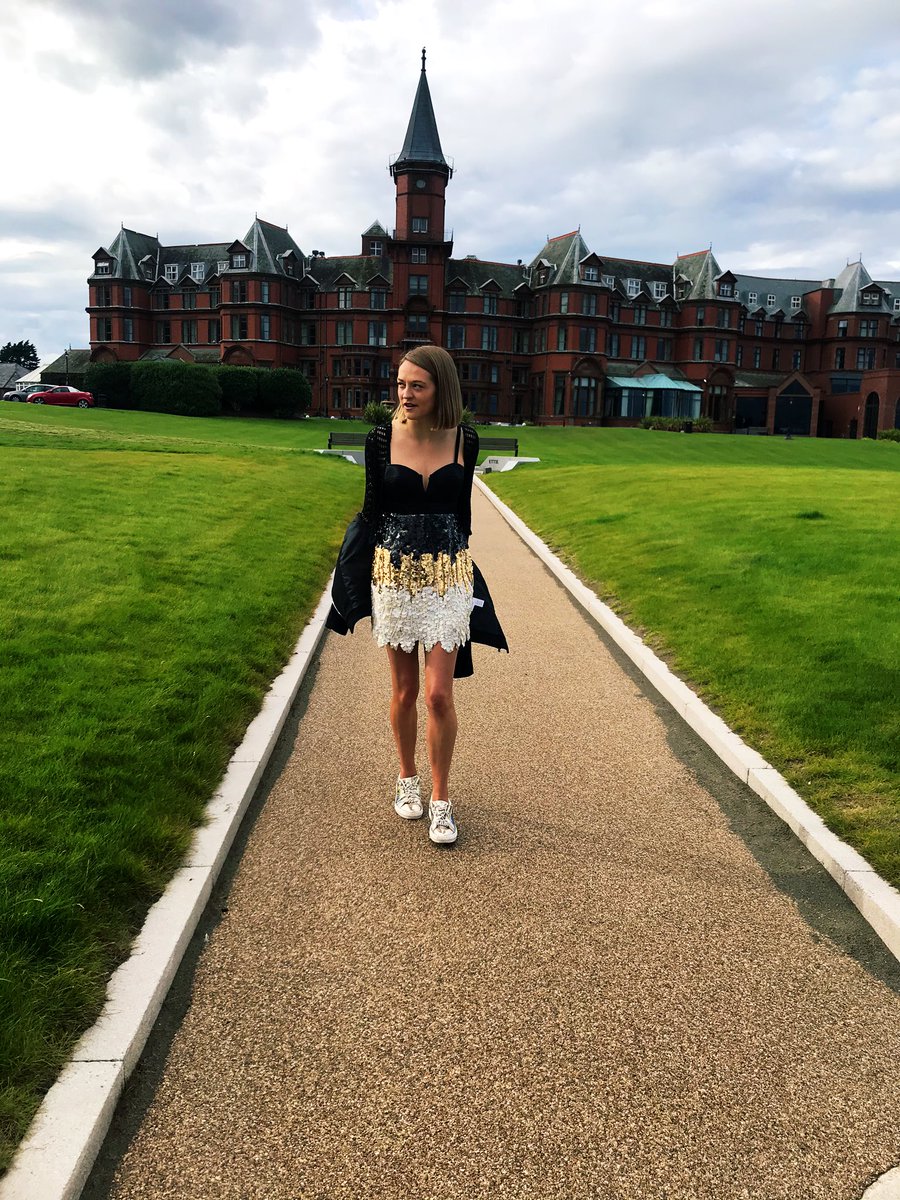 Jessk207's tweet photo. Mourneing my 20s in opulence. 30 isn’t so bad. Got some fresh air, delicious seafood &amp; ID’d buying gin 😂 #binian #mournes #slievedonardresort https://t.co/LZu6HO2kGt
