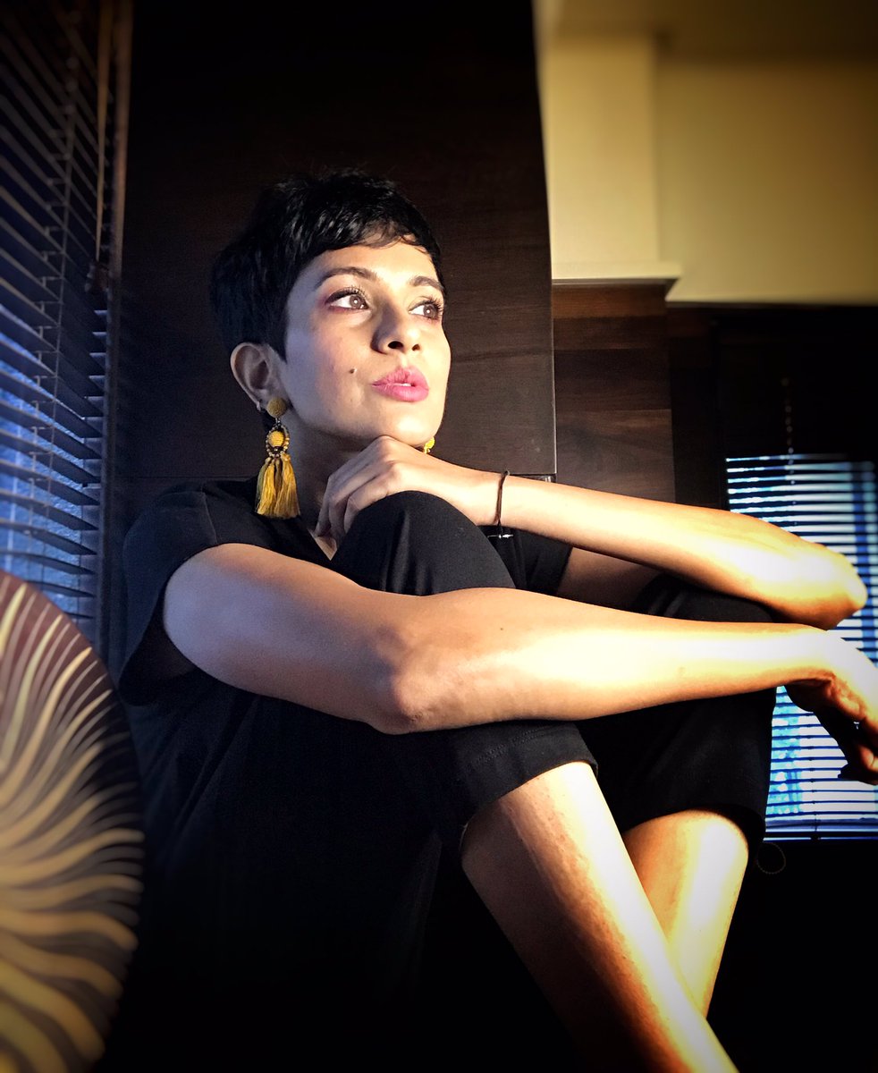 pratichee's tweet photo. Just sitting in the front row of my life. #pratichee #photooftheday #home #bandra #praticheemohapatra https://t.co/Pys7RQ7KiY
