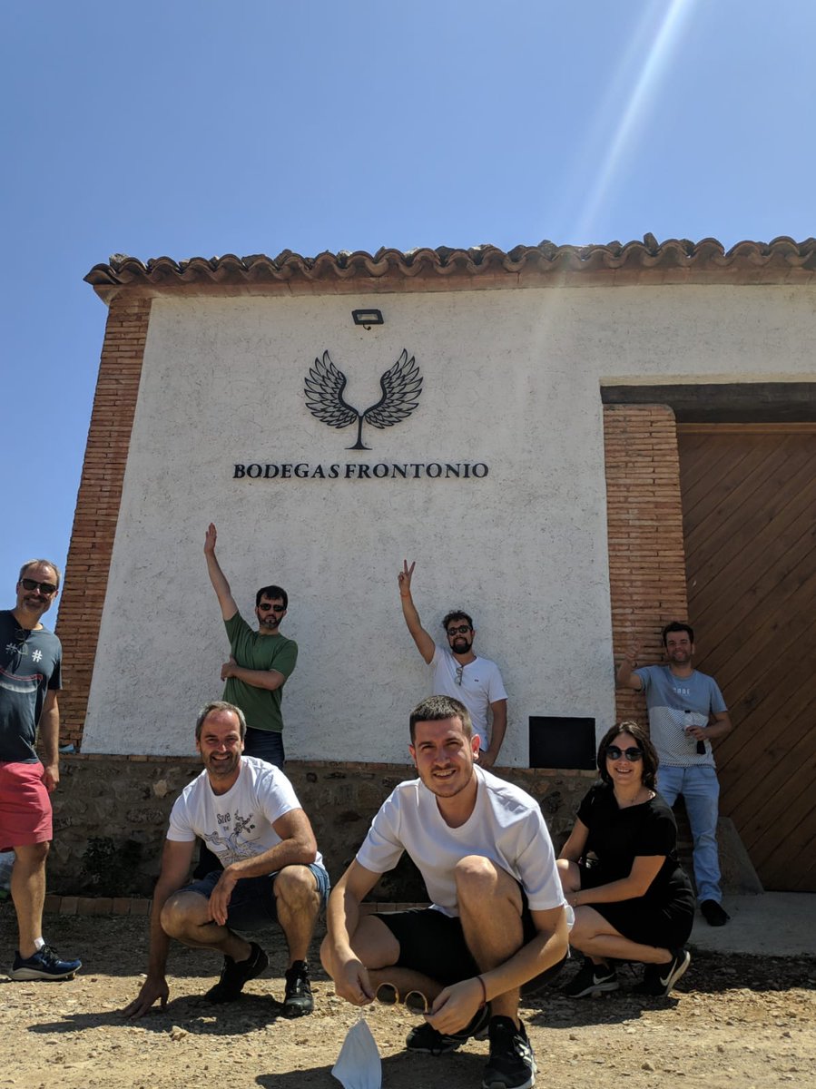 wineissocial's tweet photo. 🌱Hoy os saludamos con la mejor compañía: la de Fernando Mora (@thegaragewineco).
¿Qué más se puede pedir que visitar @BFrontonio y probar sus nuevos vinos?❤🍷¡Amor TOTAL!
#wineissocial #enjoyyourflight #fernandomora #frontonio https://t.co/T4XaFuGEj8