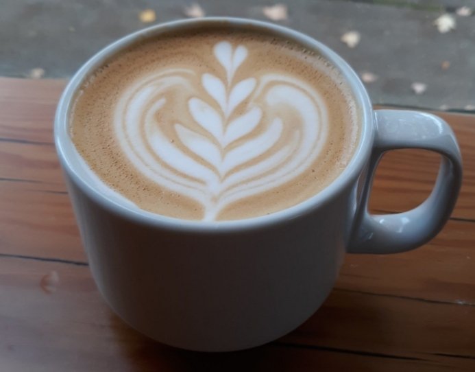amandajanef1's tweet photo. Sunday is my rest day. Coffee, social media and an itching to go for a run. Rest is just as important so trying to ignore the voice that wants to 'lace up and run.' https://t.co/r0PFVp01R6