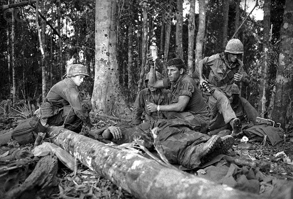 #Nurses are Angels that understand and hold #Soldiers hand while dying "HELLO, DAVID" ~Dusty #Read >> https://t.co/iHWWQ7FKoA #InternationalNursesDay https://t.co/laOfZprkH5