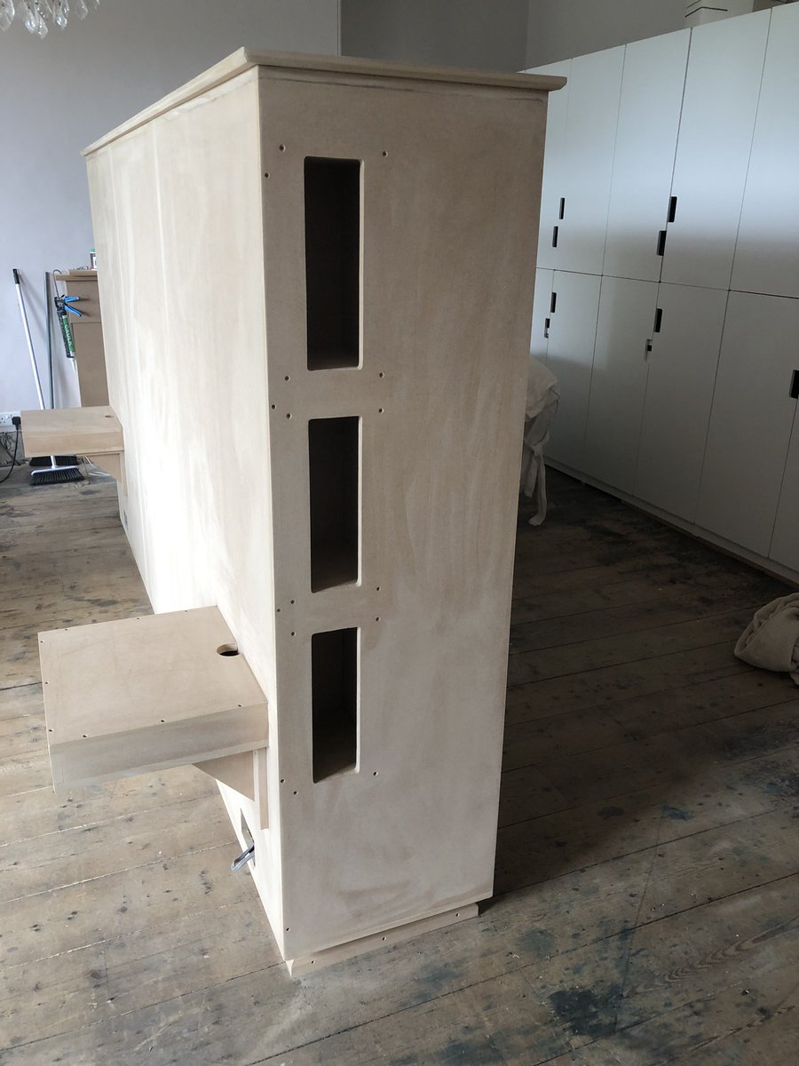stevefjames1's tweet photo. New bedroom storage unit from a couple of weeks ago ready for decoration and fixtures, round mirror and hanging rails @stevefjames1 @1TallulahJames #Contemporary #bedroom #storage #MDF https://t.co/7oaJWYEllE