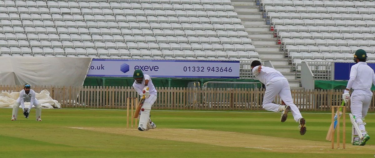 TheRealPCB_Live's tweet photo. Lunch Day 3

PCB Whites: 163 for 6 in 67 overs
Imam ul Haq 29 not out
Fawad Alam 43
Sarfaraz Ahmed 26
Fakhar Zaman 22

Shaheen Afridi 2-35
M Abbas 1-53 https://t.co/TAvvNfAzuV