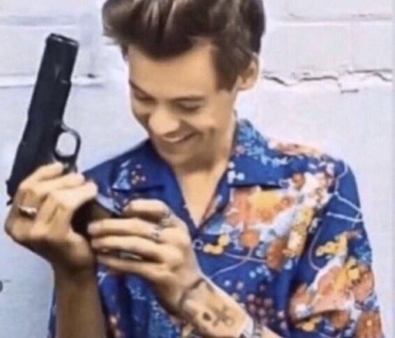 da_simp_is_here's tweet photo. #directionersvsonedirection
Drop the infinity MV or else https://t.co/3tx5dWX6tc