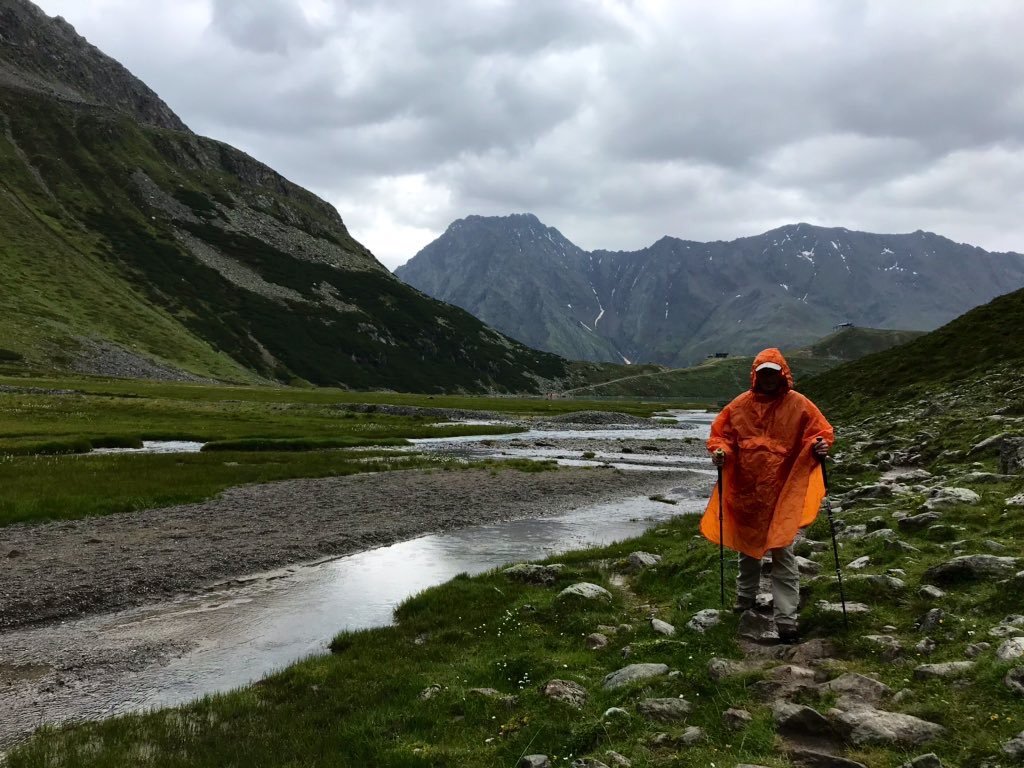 Klostertalfan's tweet photo. #Pitztal Bergbahn #Rifflsee in de tegen. Wandelen ri #Plodersee en om 10.00 op #AufderRiffle schijnt de ☀️😃 @Alpenweerman https://t.co/JlLeRfrQjN