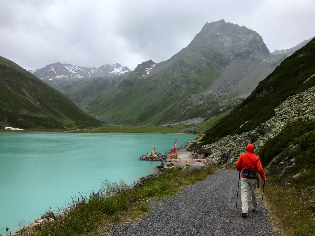 Klostertalfan's tweet photo. #Pitztal Bergbahn #Rifflsee in de tegen. Wandelen ri #Plodersee en om 10.00 op #AufderRiffle schijnt de ☀️😃 @Alpenweerman https://t.co/JlLeRfrQjN