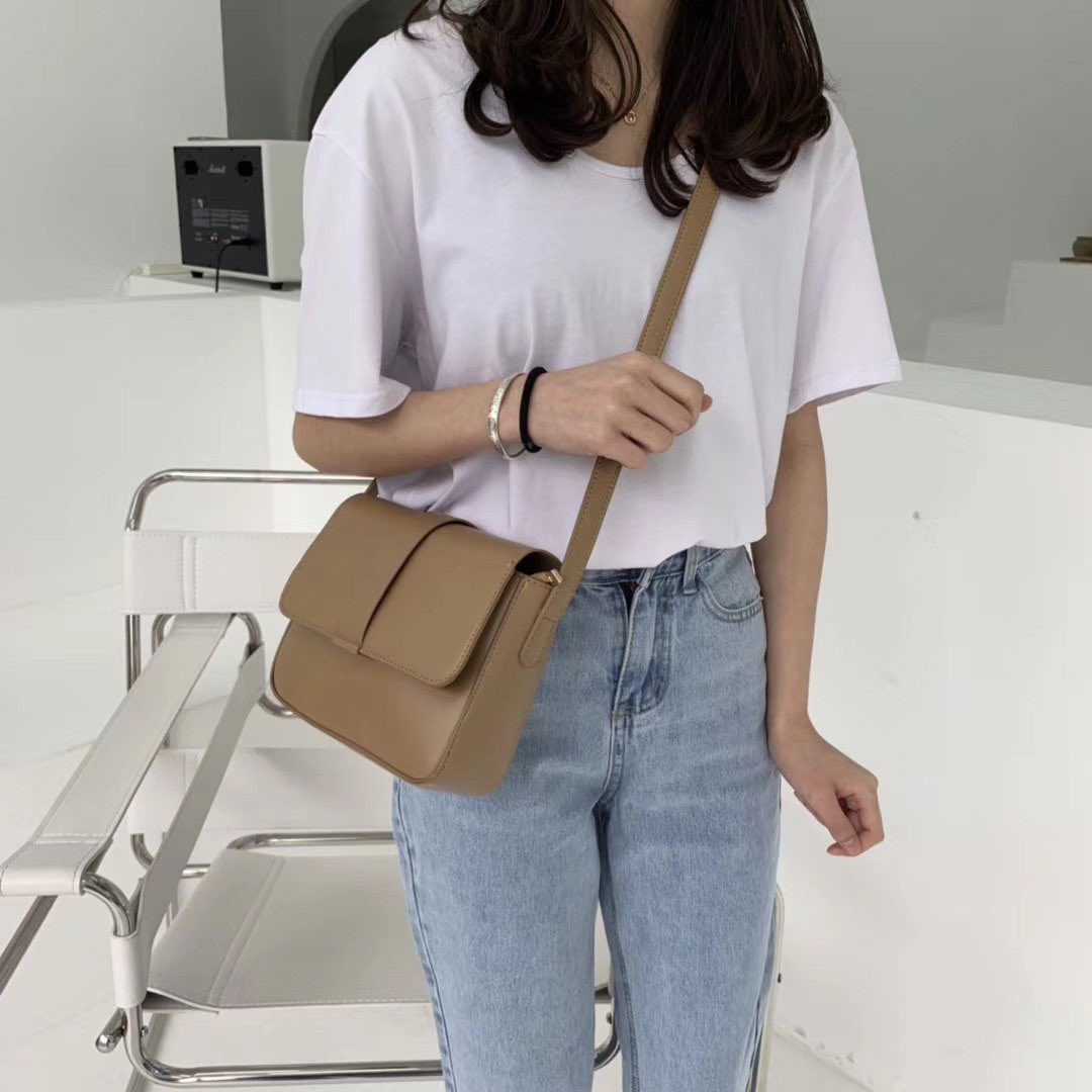 MyTasche's tweet photo. SALE❗️ SALE ❗️
Emily messanger bag
1- RM39, 2-RM59
Ready stock ✅
#handbag #slingbag #handbagmurah #totebag #backpack #longchamp #taschemy #sayajual #jomberniaga #bazarpaknil #twtpromote #RTdanSebar @RTNiaga @twt__promote @Twt_Product @RTdanSebar @_SayaJual https://t.co/UkRxheOux2