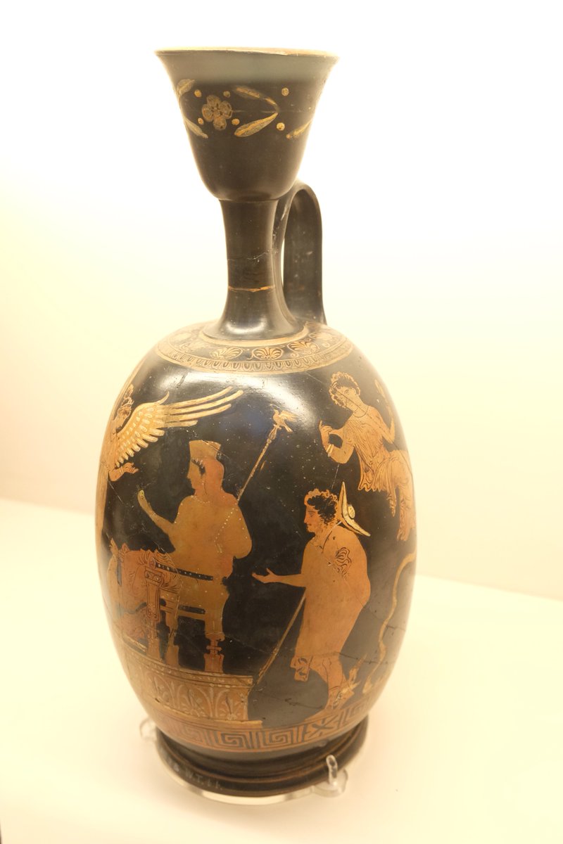 The Judgement of ParisRed-figure squat lekythos, attributed to the Group of Vienna 4013. Apulia, c. 360-250 BC.  @britishmuseum  #ceramics  #art  #mythology  #classics