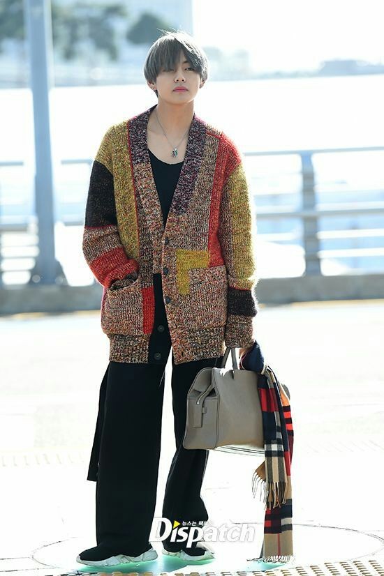 Taehyung Airport fashion : a thread