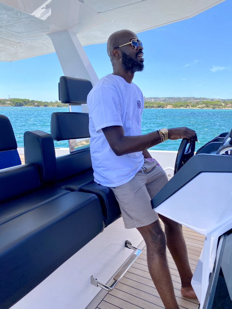RealBlackCoffee's tweet photo. il Capitano. https://t.co/njgF2M4vuf