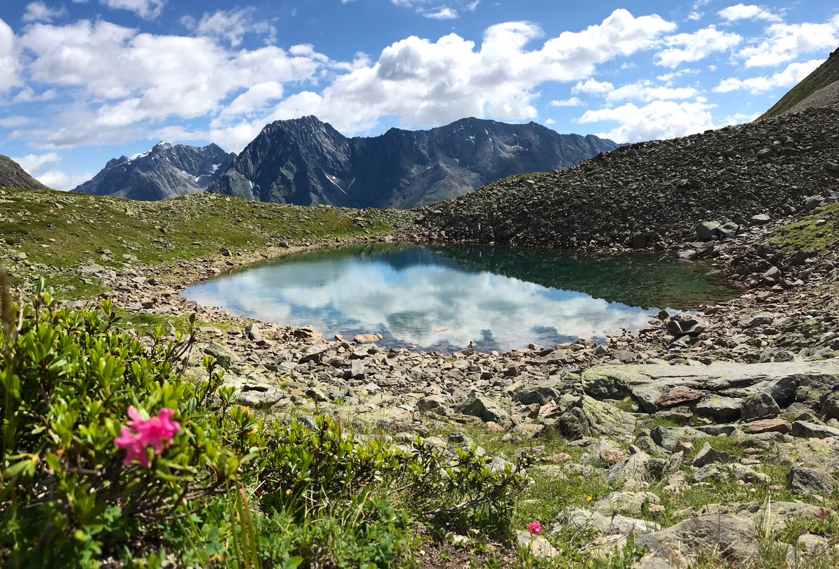 Klostertalfan's tweet photo. Bijna hele dag zon mey af en toe wolkje: #Pitztal #Rifflesee #Plodersee #Fundaerhöhenweg #Taschachalm 😍🥾🏔 #hiking https://t.co/1TDOmhl74y