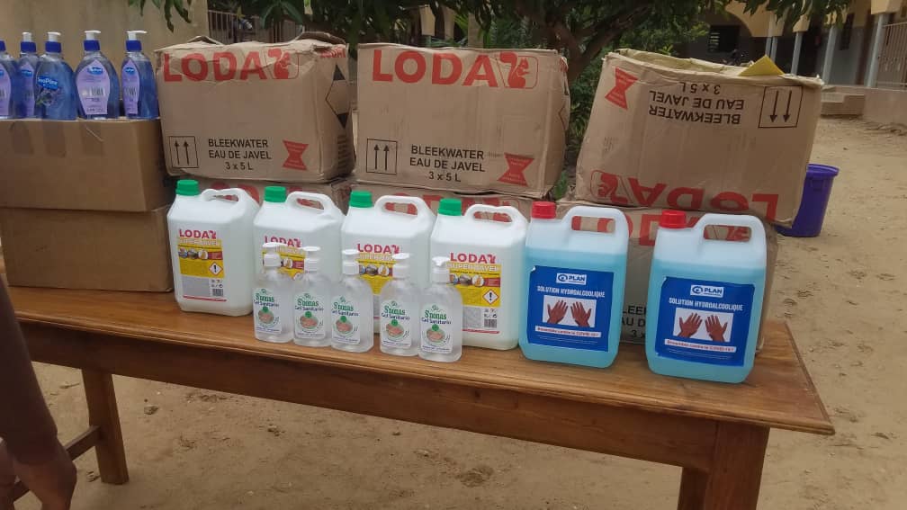 CreusetTOGO's tweet photo. Le centre Kandyaa de l' ong Creuset Togo a bénéficié d'un don de #Plan International #Togo dans le cadre de la lutte contre la #COVID19 
@PlanIntTogo #tgsocial #CovidTg
#Tginfo #don https://t.co/SlRl4cnGyS
