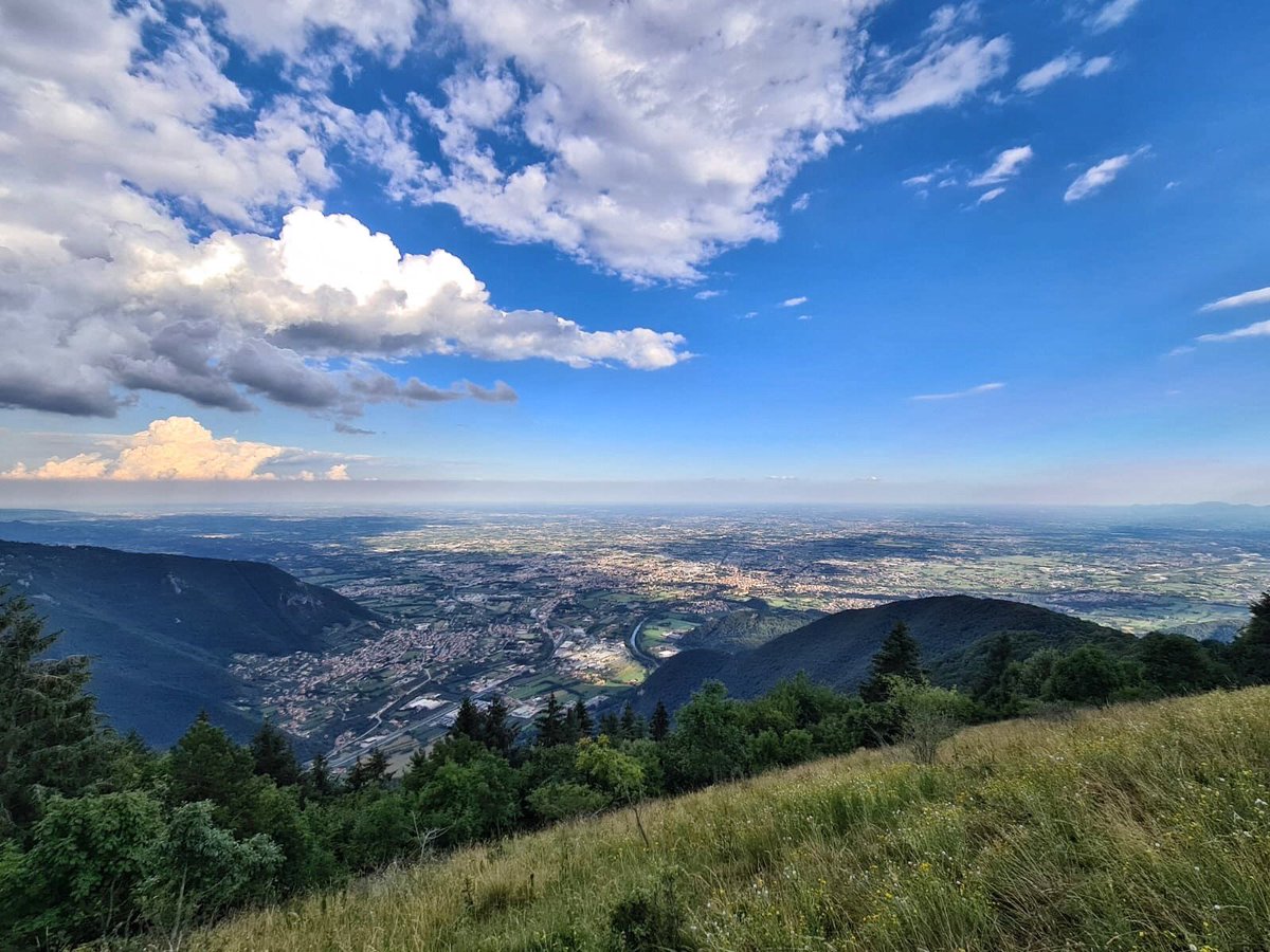cannocchiale's tweet photo. ... una bella uscita sui #Trinceroni a #Rubbio sull’#Altopiano di #Asiago. Ritrovo presso la trattoria #MasoRosso a #Rubbio. Il percorso è di circa 8-9 km , al termine della camminata tutti a mangiare presso la pizzeria #Rondinella...#NWR https://t.co/bdv5HLrXq2