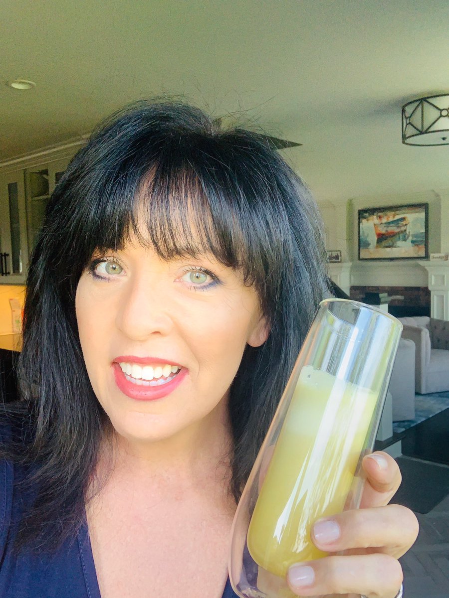 lisaaromano1's tweet photo. Doing my best to love my body because my body loves me! #appleginger #juicejuice #juicing #boostyourimmunity #selfcare #selflove https://t.co/jcIw4mZFxg