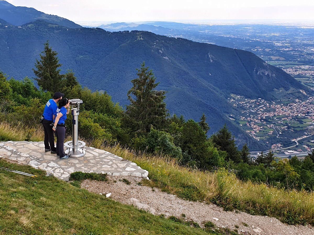 cannocchiale's tweet photo. ... una bella uscita sui #Trinceroni a #Rubbio sull’#Altopiano di #Asiago. Ritrovo presso la trattoria #MasoRosso a #Rubbio. Il percorso è di circa 8-9 km , al termine della camminata tutti a mangiare presso la pizzeria #Rondinella...#NWR https://t.co/bdv5HLrXq2