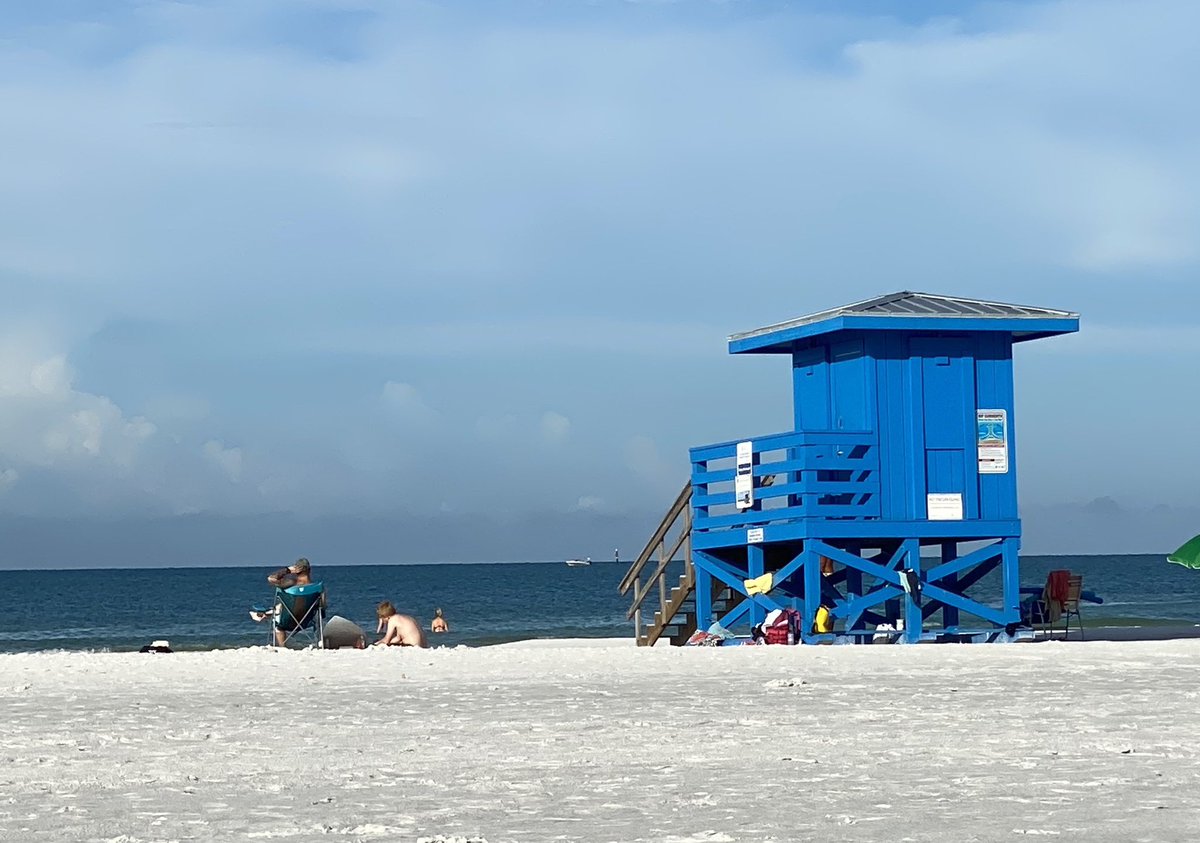 DocZamboni's tweet photo. Sunday morning on siesta key beach. Sit back with your cup of coffee and look at the ocean salt life! #SaltLife #SiestaKey #Sarasota #beachlife #Florida #sundaymorning #coffeetime https://t.co/qgj3nyIByj