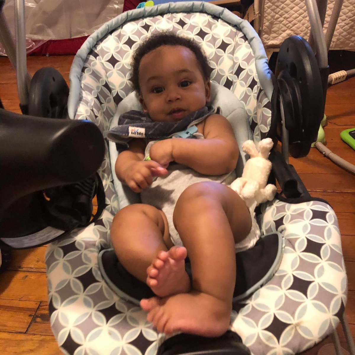 MomsOffering's tweet photo. Meet 5-month old Amari!  Thanks to our donors we provided clothes, diapers, toys, shoes, food, towels, blankets, a stroller, a swing and much more to him, his 2 year old brother, and 6 year old sister! https://t.co/iEiSPjy1jw
