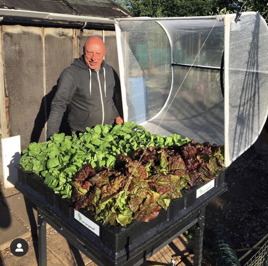 vegepod's tweet image. Check my harvests from the #Vegepod so far this season.
Lovely ramrod spring onions, french breakfast radishes, beetroots, broc and spinach to make Popeye happy! 💪
Reposting @muddybootz.co.uk 🇬🇧 
#Podtoplate #patchtoplate #harvest #raisedgardenbed #growyourown #growfood #garden
