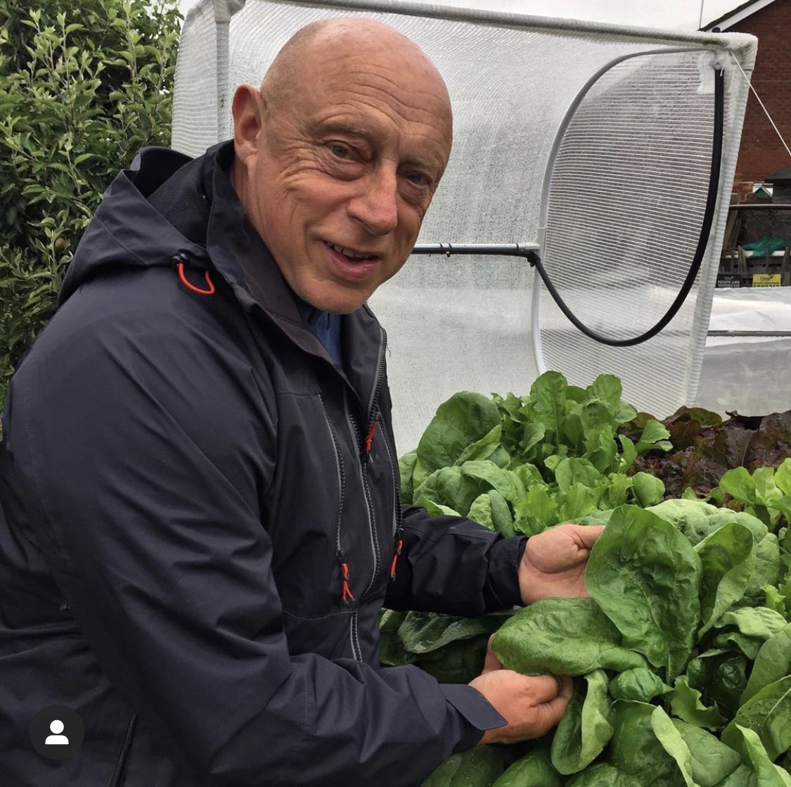 vegepod's tweet image. Check my harvests from the #Vegepod so far this season.
Lovely ramrod spring onions, french breakfast radishes, beetroots, broc and spinach to make Popeye happy! 💪
Reposting @muddybootz.co.uk 🇬🇧 
#Podtoplate #patchtoplate #harvest #raisedgardenbed #growyourown #growfood #garden
