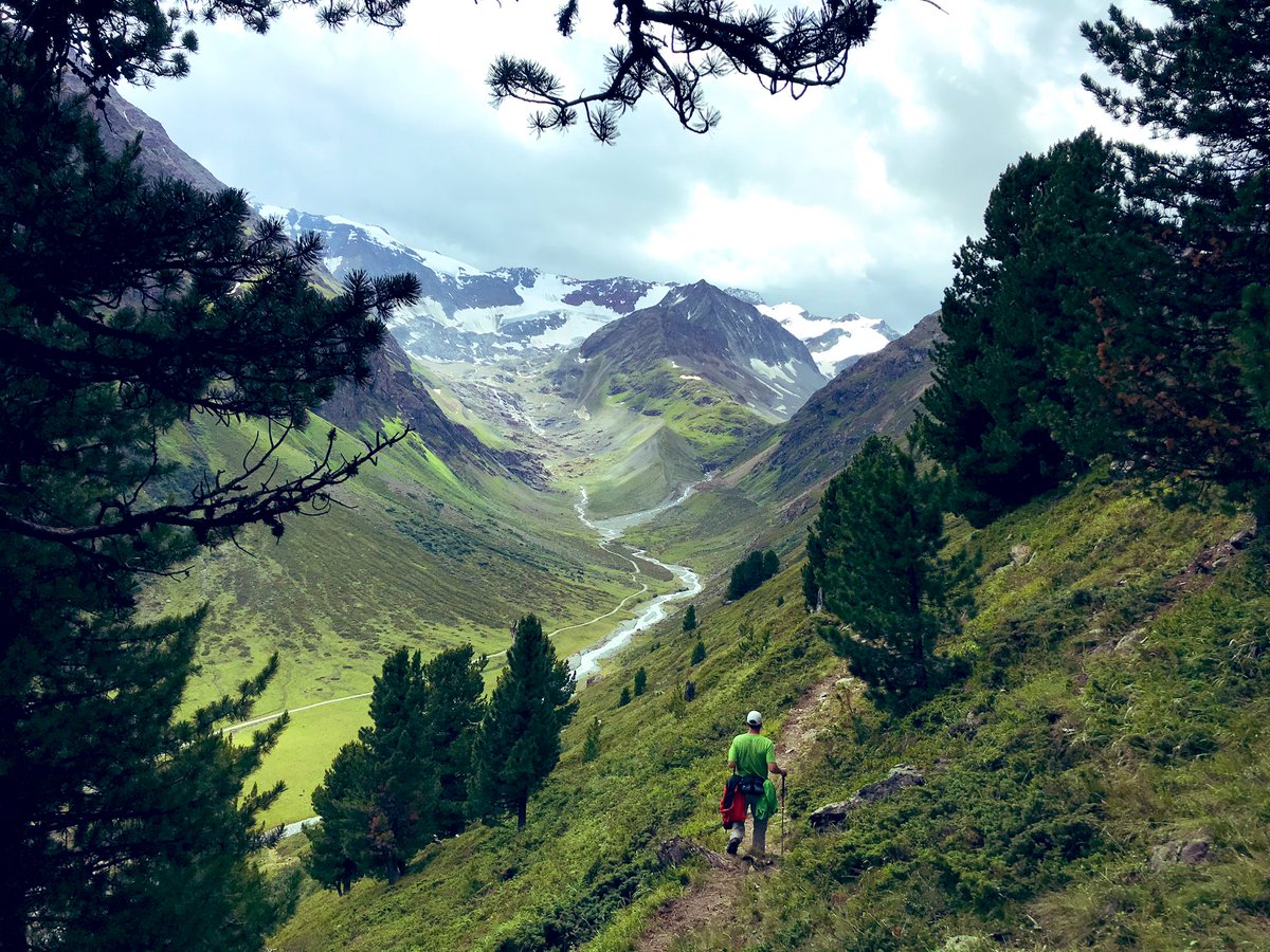 Klostertalfan's tweet photo. 3/3 Prachtige alpine wandeling (5 1/2 uur) #Pitztal #Rifflesee #Plodersee #Fundaerhöhenweg #Taschachalm 😍🥾🏔 #hiking https://t.co/vsgpxsGvbb