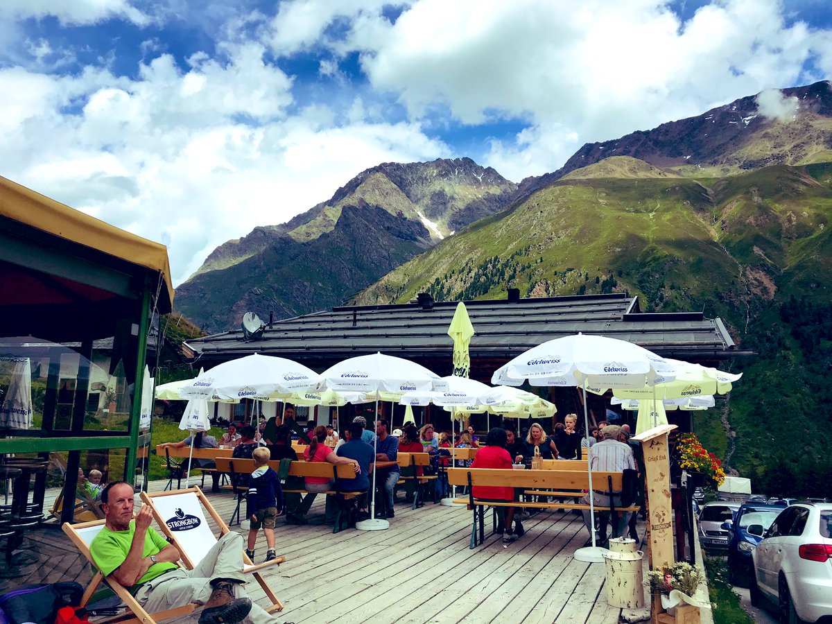 Klostertalfan's tweet photo. 3/3 Prachtige alpine wandeling (5 1/2 uur) #Pitztal #Rifflesee #Plodersee #Fundaerhöhenweg #Taschachalm 😍🥾🏔 #hiking https://t.co/vsgpxsGvbb