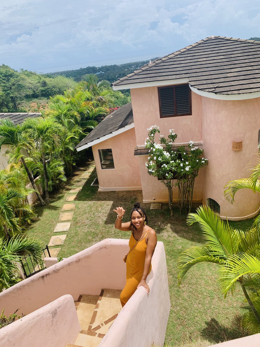 thelunasoleil's tweet photo. I SIGNED MY LEASE IN THE DOMINICAN REPUBLIC YALLLLLLL 🙌🏽 🗣GOD IS SOOOOO GOOD 🙌🏽✨ https://t.co/kMEx4Gqc00