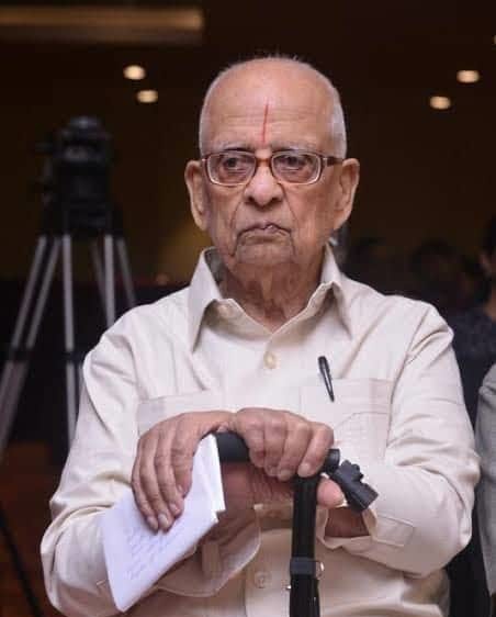 prashant_RSSorg's tweet photo. देवताओं के वकील,,याद है ना मित्रों ?
अयोध्या मामले में रामलला विराजमान की ओर से पैरवी करने वाले वरिष्ठ अधिवक्ता के पराशरण जी उन्होंने हाल ही म���ं कहा था कि उनकी आखिरी ख्वाहिश है कि उनके जीते जी रामलला कानूनी तौर पर विराजमान हो जाये.

..नमन 🙏🙏 https://t.co/r99AJ6wzrd