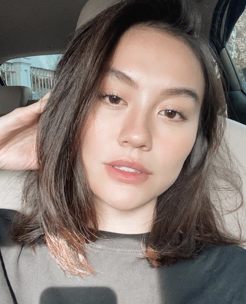 iHeartRadio's tweet photo. Did I save these @agnezmo selfies or did these selfies save me? 😍 https://t.co/dNHGJzPw5u