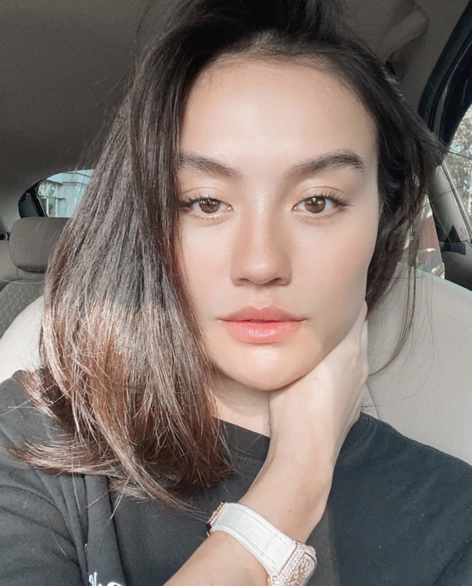 iHeartRadio's tweet photo. Did I save these @agnezmo selfies or did these selfies save me? 😍 https://t.co/dNHGJzPw5u