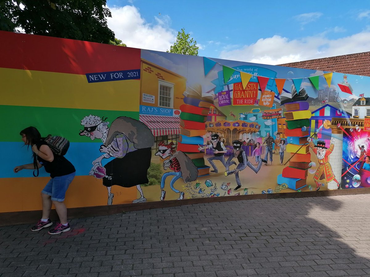 Having fun <a href="/altontowers/">Alton Towers Resort</a>  and trying to get a glimpse of the new 'World of David Walliams' #altontowersgangsta