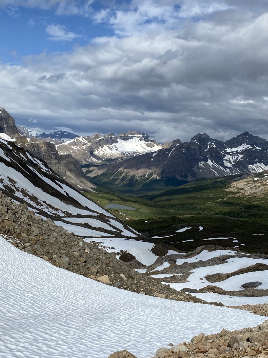 follis_gail's tweet photo. A view from North Molar Pass. https://t.co/f7YU5ndxow
