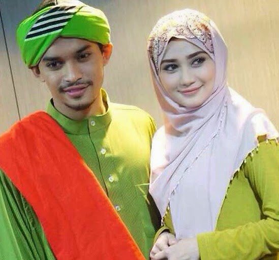 Punya lah takendah, wawa zainal keluar dari rumah tinggalkan aeril dan tidak patuh dengan perintah suami. Then hari yang sama wawa pulang semula kerumah dan lihat aeril takda dekat rumah, dan pakaian aeril pun takda. Dia tinggalkan rumah dan wawa zainal sendiri