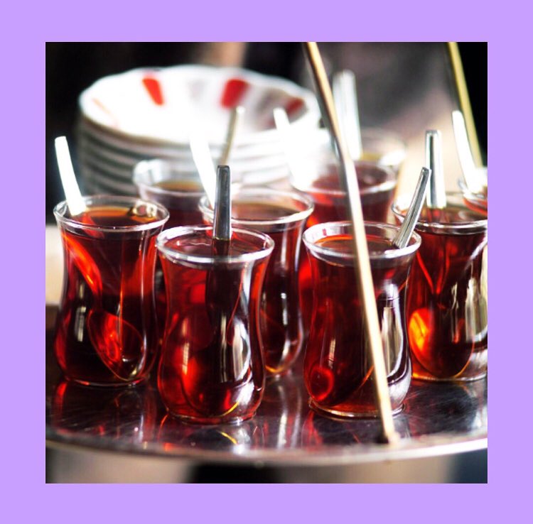 Çayın edebiyatı mı olur? Okumak için 👉🏻 billurmag.com/biseyler/cay-c…