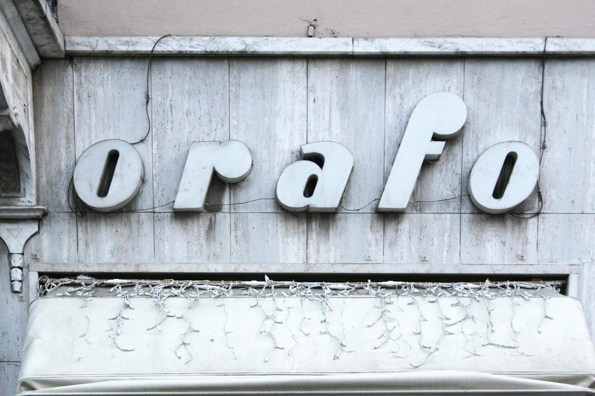 presentcorrect's tweet photo. Hundreds of Italian shop fronts, abundant in fabulous type.

https://t.co/ESixHpdVdU

#fontsunday @DesignMuseum https://t.co/ykMq7ROfD5