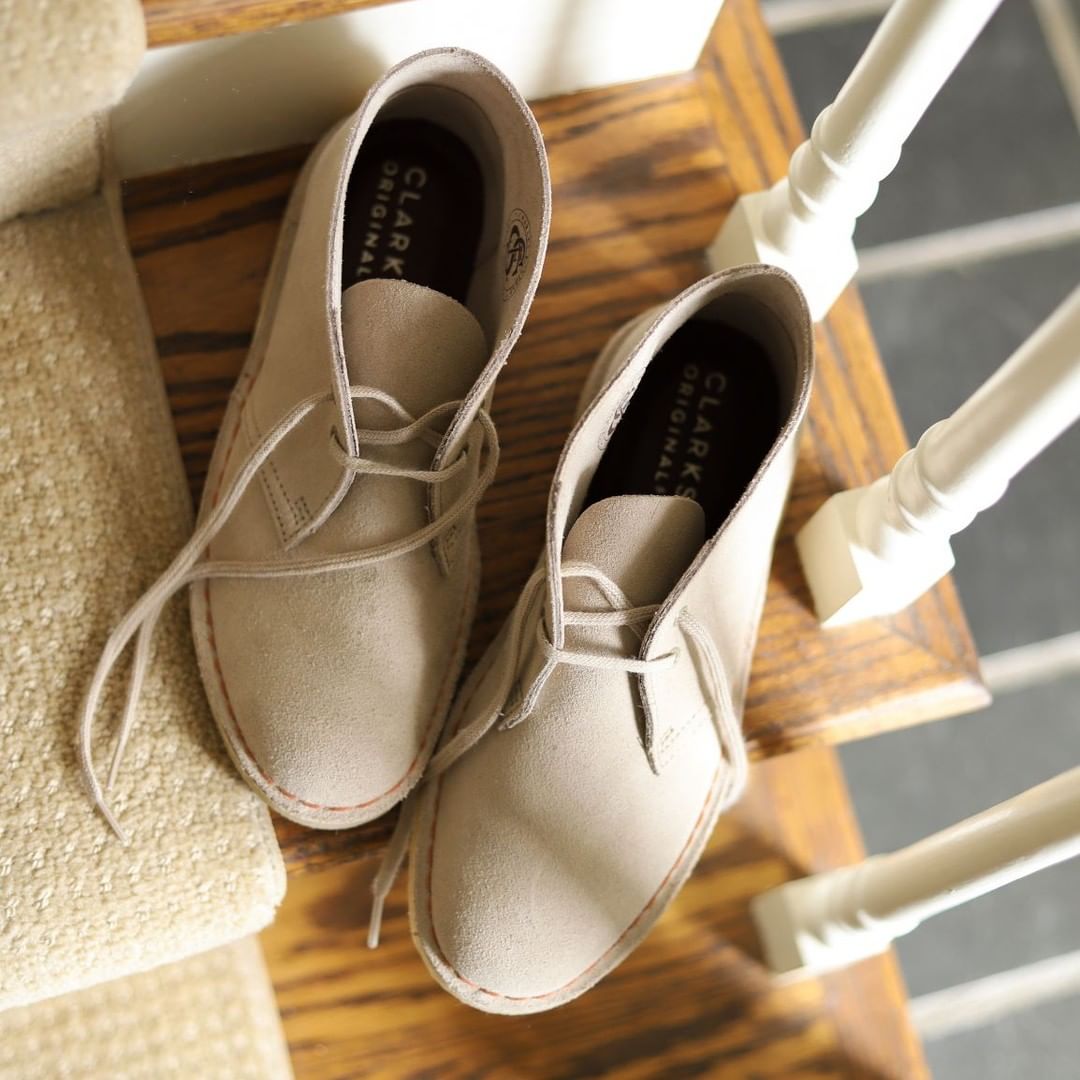 VillageMarket's tweet photo. Shoes that match your passion and help you push your dreams forward. With an iconic silhouette and supportive sole, @clarksshoes original #DesertBoot is a durable classic that gets better with every year. #ClarksOriginals #DesertBoot70 #VMfashion https://t.co/bZZ1o3q1LR