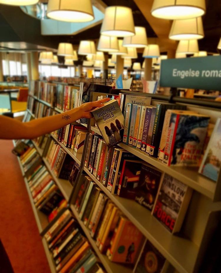 Teuta_Metra's tweet photo. What are you planning to read this #summer ?
#Reading #books #NowhereGirls #SummerReading https://t.co/Kh2jKxNTfM