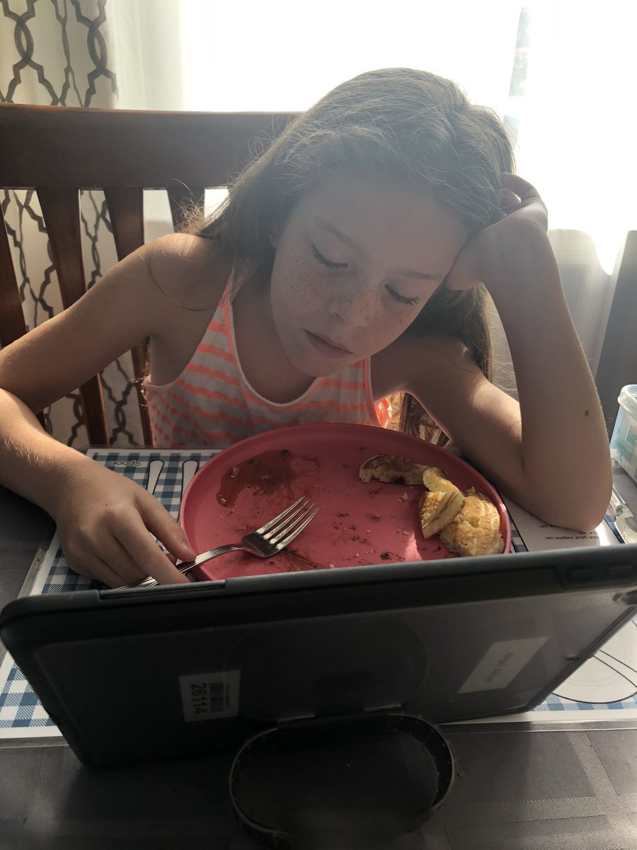 katbennett816's tweet photo. Reading on @lightsailed during breakfast. @JacksonAvePTA @JacksonAvePTA #JacksonAveReads https://t.co/GUPBZzjpbb