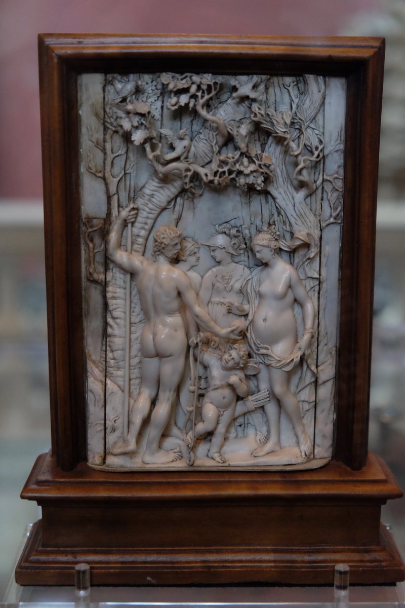 The Judgement of ParisRelief by Jakob Auer, c. 1700.  @V_and_A  #sculpture  #art  #mythology  #classics