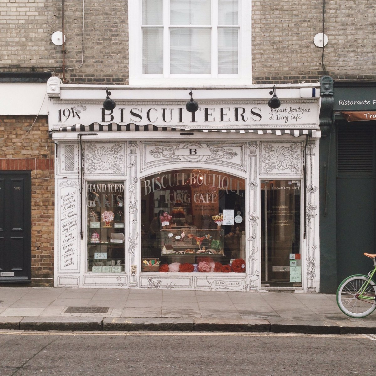 lorenamassacane's tweet photo. A few classic London #storefronts snapped over the last years, for today’s #FontSunday @DesignMuseum https://t.co/DiOXWzBSad