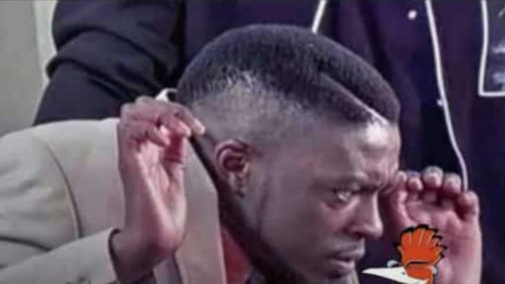 RealSbosh1's tweet photo. @ntsikimazwai Dating them is alright mntase, you'll help them fumigate the house.. You'll stay out of trouble with the tweeps kancane concentrating on the roaches! It's a win win for all of us..😂 https://t.co/V2gUTNWsBO