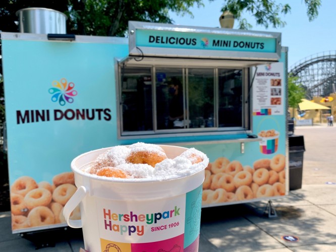HersheyJobs's tweet photo. Be part of #Hersheypark this summer! Join the food &amp; beverage team, https://t.co/6fHgFOENVe. Now #hiring team members 16+ #HersheyJobs https://t.co/S2sDQGP2dg