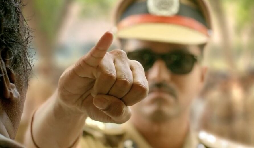 VijayTrendsPage's tweet photo. Trending No.1 Like a Boss 😎

#TheriTRPRaidOnSunTV 
#Master @actorvijay https://t.co/YJQurOYhz8