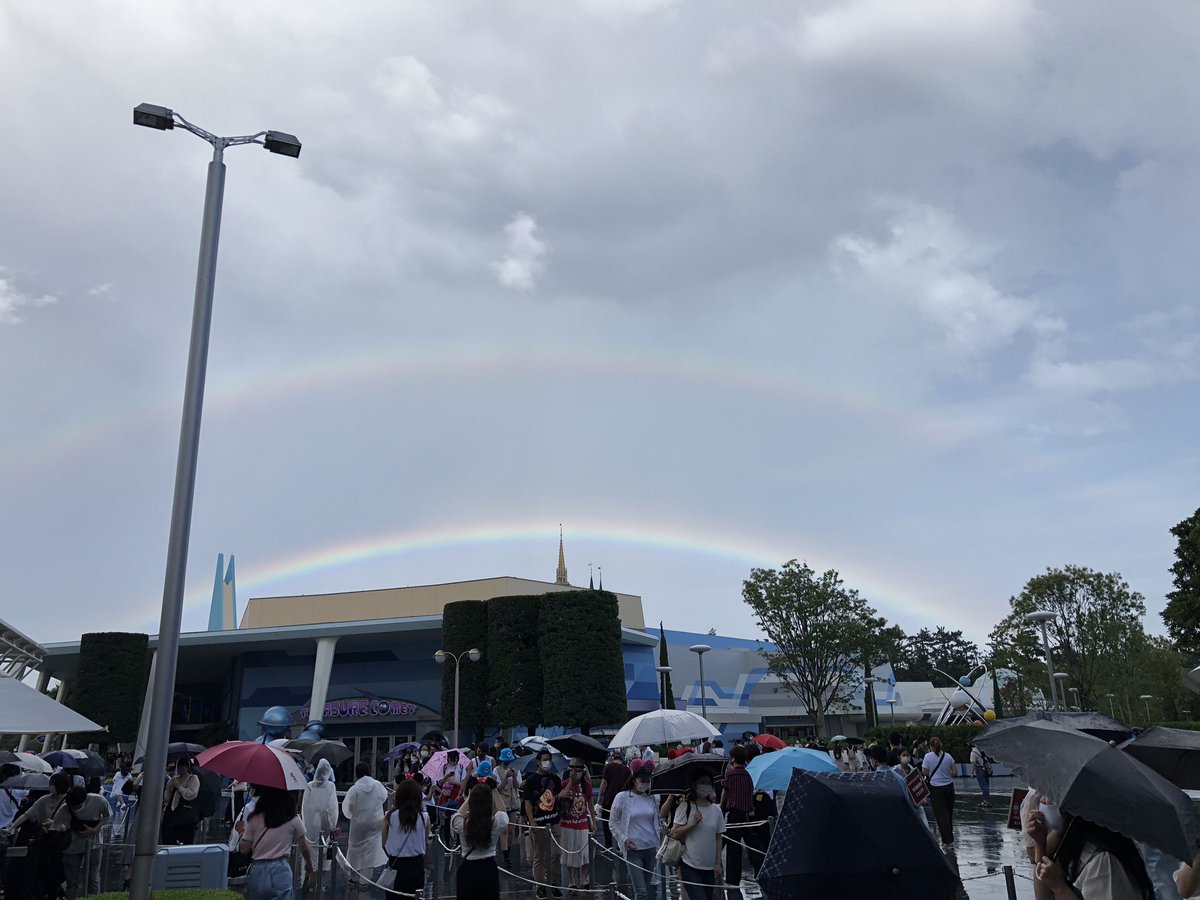 Fauntle38201909's tweet photo. 誕生日イン、土砂降りになったりでどんよりしてたけど、幸運のダブルレインボーで一気にテンション上がった https://t.co/4WdrR5lUKV