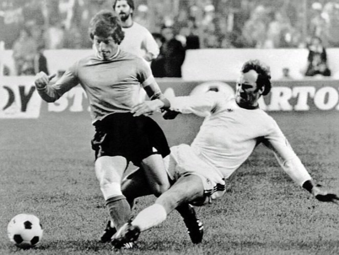 Roth wasn't a flashy footballer by any means. He played in midfield, mostly as a 6. His job was to win the ball back in the middle of the pitch, stop counter-attacks and provide cover for the backline.