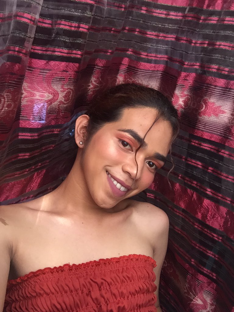 queenfemina's tweet photo. TAMANG PAGANDA LANG SA KURTINA❤️ https://t.co/1kBbCEwmFt